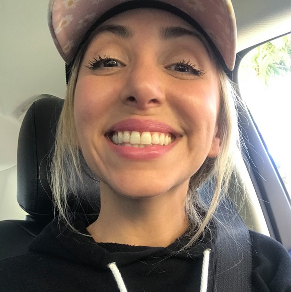 Meet your Posher, Mona - Picture 1 of 1